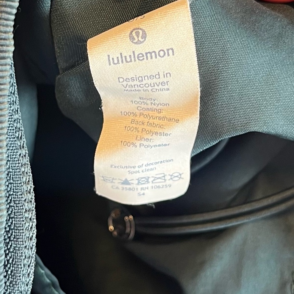 Lululemon Teal City Adventurer Shoulder Bag *7L - Picture 7 of 11